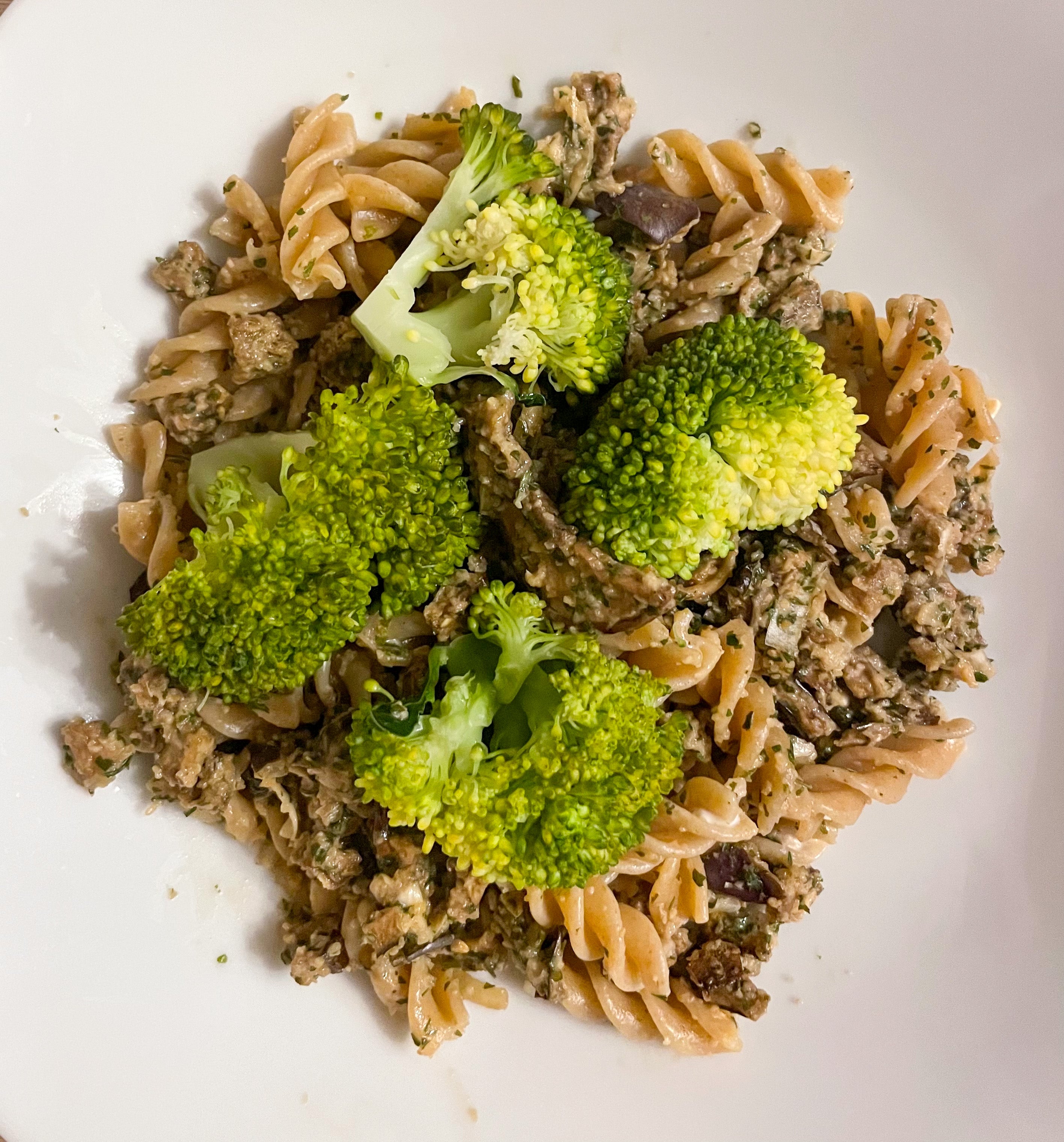 Brokkoli-Pasta mit leichter Pilz-Sahne-Sauce