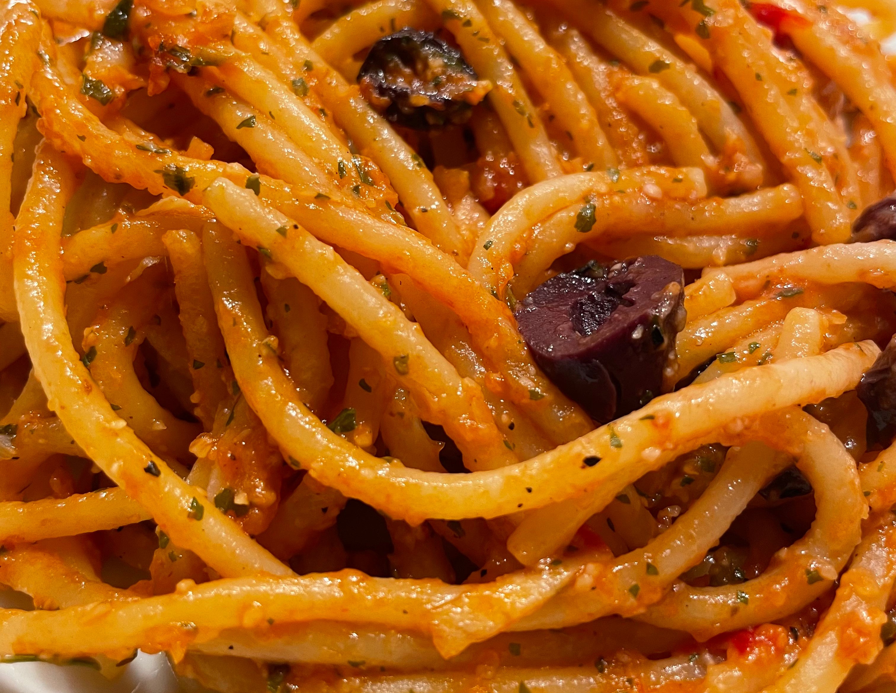 Spaghetti alla Puttanesca mit Soulsa Pastasaucen